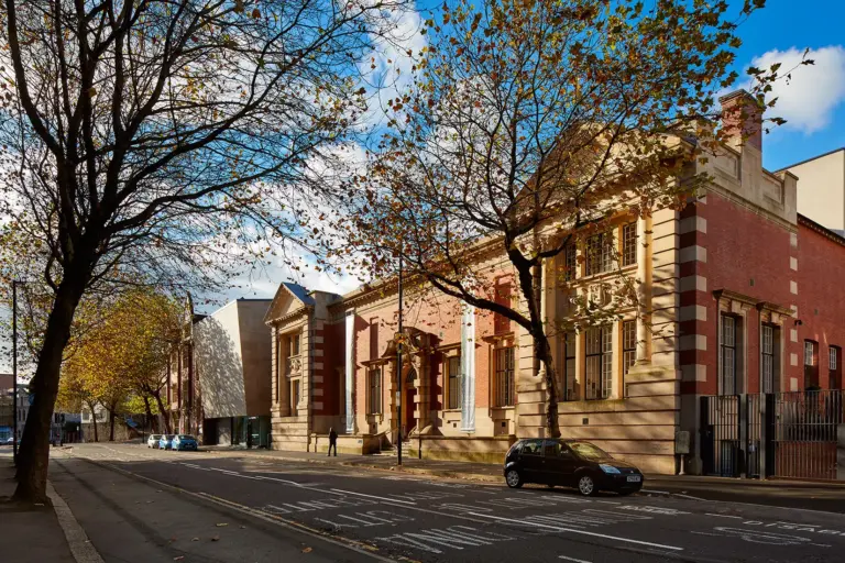 Dan Sylw: Oriel Gelf Glynn Vivian
